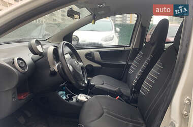 Хэтчбек Citroen C1 2013 в 