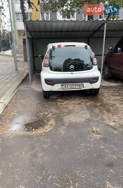 Хэтчбек Citroen C1 2013 в 