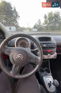 Хэтчбек Citroen C1 2006 в 