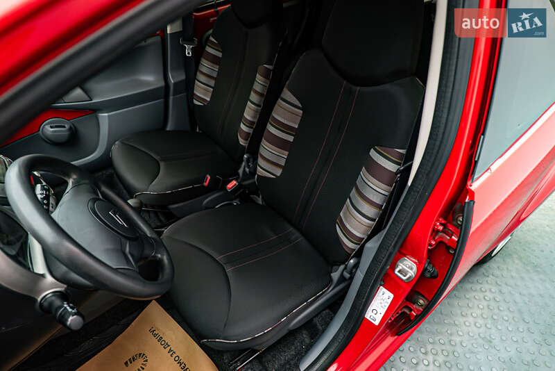 Хетчбек Citroen C1 2011 в Києві