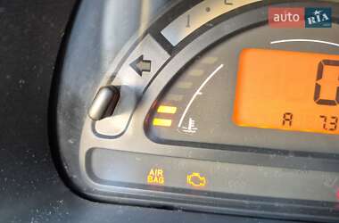 Хэтчбек Citroen C2 2005 в 