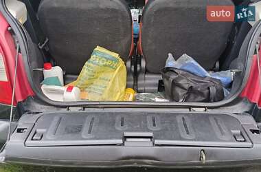 Хэтчбек Citroen C2 2006 в 