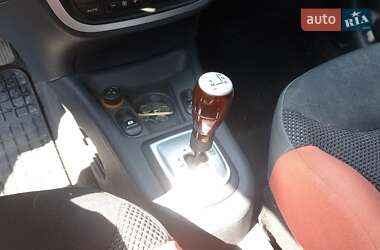 Хэтчбек Citroen C2 2006 в 