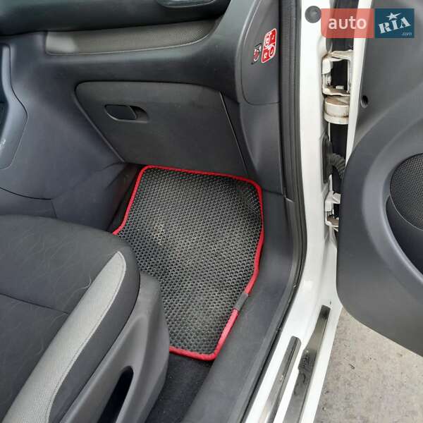 Минивэн Citroen C3 Picasso 2013 в Черновцах