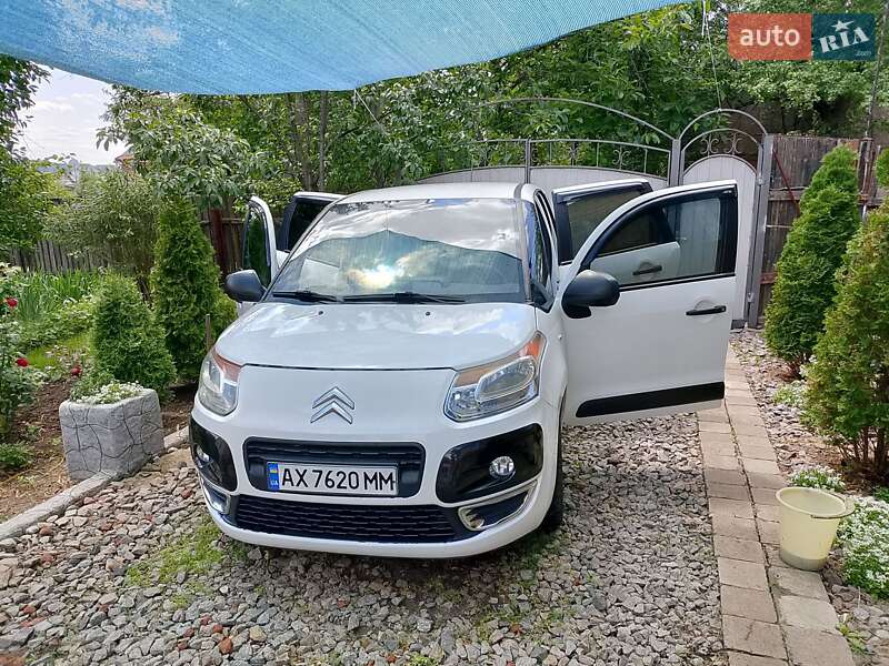 Минивэн Citroen C3 Picasso 2013 в 