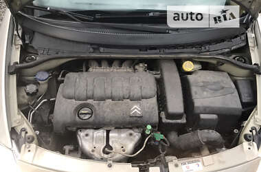 Хэтчбек Citroen C3 2006 в 