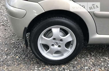 Хэтчбек Citroen C3 2006 в 