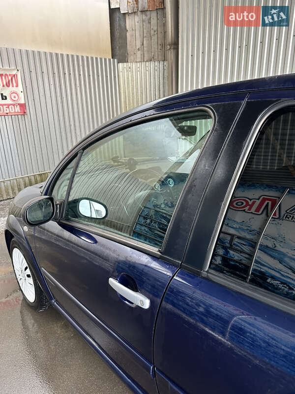 Хетчбек Citroen C3 2003 в Чернівцях