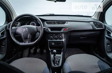 Хэтчбек Citroen C3 2010 в 
