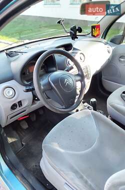 Хэтчбек Citroen C3 2003 в 
