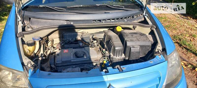 Хэтчбек Citroen C3 2002 в Новой Ушице