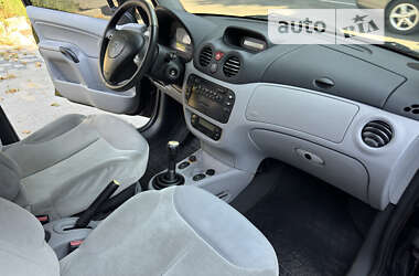 Хетчбек Citroen C3 2002 в 