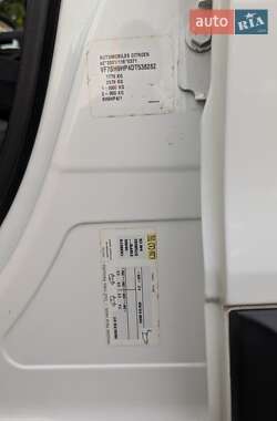 Хэтчбек Citroen C3 2013 в 