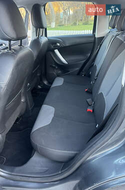 Хэтчбек Citroen C3 2012 в 