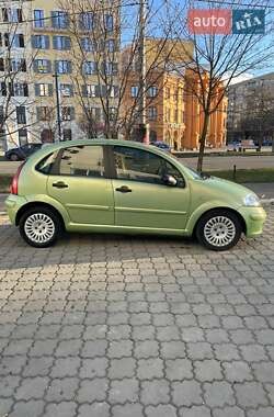 Хэтчбек Citroen C3 2004 в 