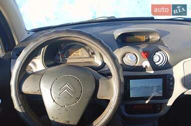 Хэтчбек Citroen C3 2004 в 