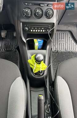 Хэтчбек Citroen C3 2011 в 