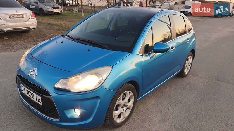 Хэтчбек Citroen C3 2010 в 