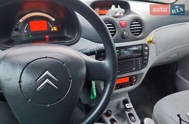Хэтчбек Citroen C3 2003 в 