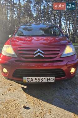 Хэтчбек Citroen C3 2007 в 