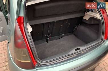 Хэтчбек Citroen C3 2006 в 