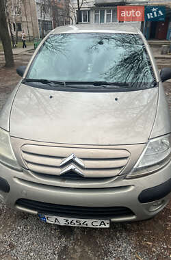 Хэтчбек Citroen C3 2006 в 