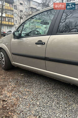 Хэтчбек Citroen C3 2006 в 