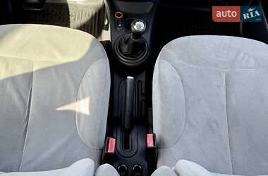 Хэтчбек Citroen C3 2005 в 