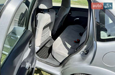 Хэтчбек Citroen C3 2005 в 