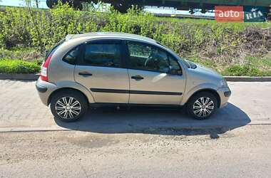 Хэтчбек Citroen C3 2007 в 