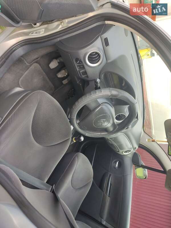 Хэтчбек Citroen C3 2006 в Черновцах