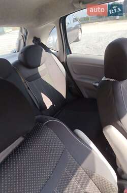 Хэтчбек Citroen C3 2004 в 
