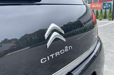 Хэтчбек Citroen C3 2010 в 