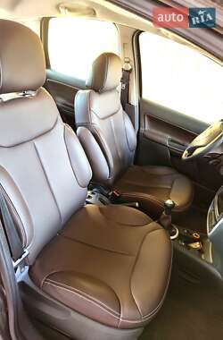 Хэтчбек Citroen C3 2006 в 