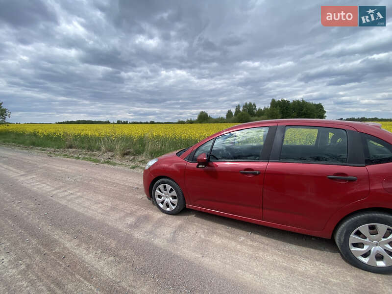 Хэтчбек Citroen C3 2015 в Коростене