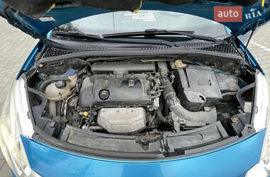 Хэтчбек Citroen C3 2010 в 
