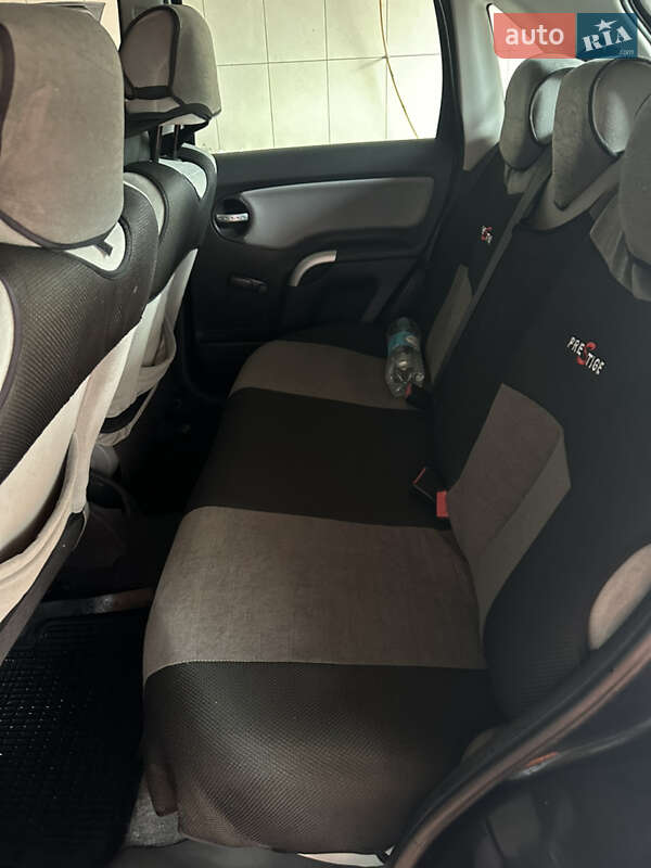 Хэтчбек Citroen C3 2003 в Харькове