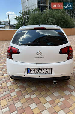 Хэтчбек Citroen C3 2012 в 