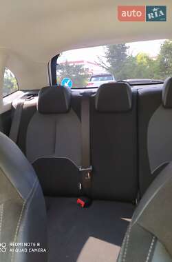 Хэтчбек Citroen C3 2012 в 