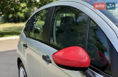 Хэтчбек Citroen C3 2010 в 
