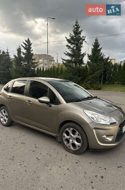 Хэтчбек Citroen C3 2010 в 