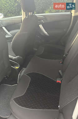 Хэтчбек Citroen C3 2010 в 