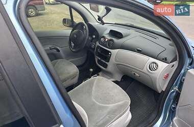 Хэтчбек Citroen C3 2003 в 