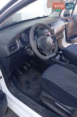 Хэтчбек Citroen C3 2012 в 