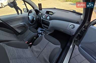 Хэтчбек Citroen C3 2005 в 
