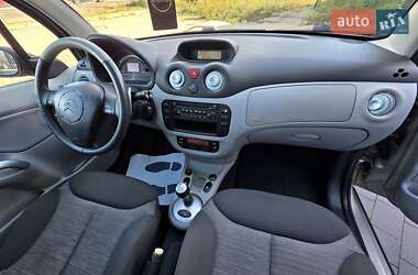 Хэтчбек Citroen C3 2005 в 