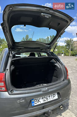 Хэтчбек Citroen C3 2012 в 
