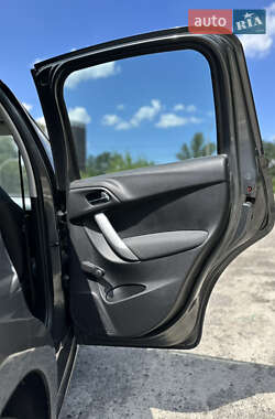 Хэтчбек Citroen C3 2012 в 