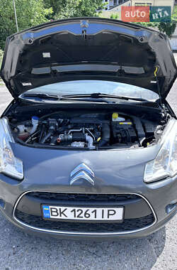 Хэтчбек Citroen C3 2012 в 