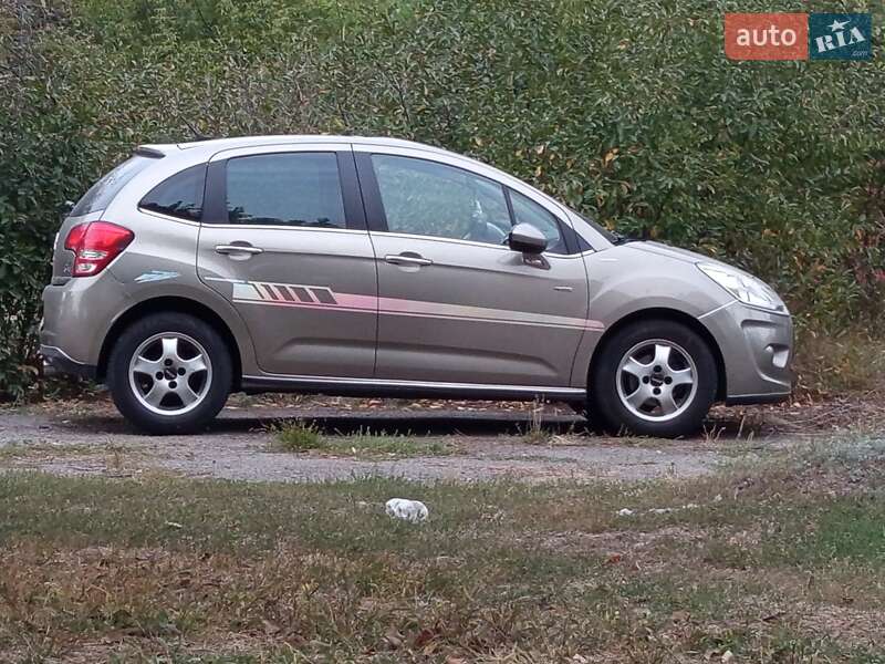 Хетчбек Citroen C3 2011 в Черкасах